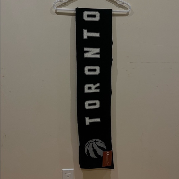 New OVO x Raptors Scarf - Picture 4 of 4